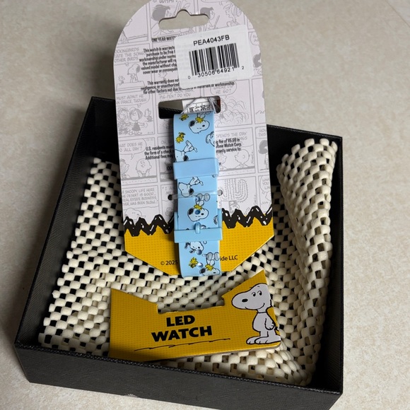 Peanuts LED Watch - Blue and Yellow. New. - Picture 3 of 5